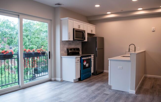 2 beds, 1 bath, 719 sqft, $2,995, Unit 305