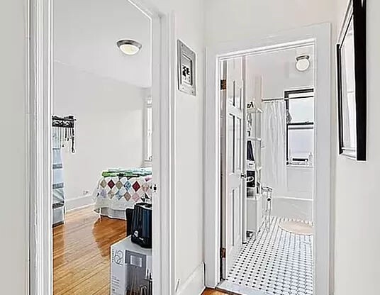 1 bed, 1 bath, 3 sqft, $2,700, Unit 4H