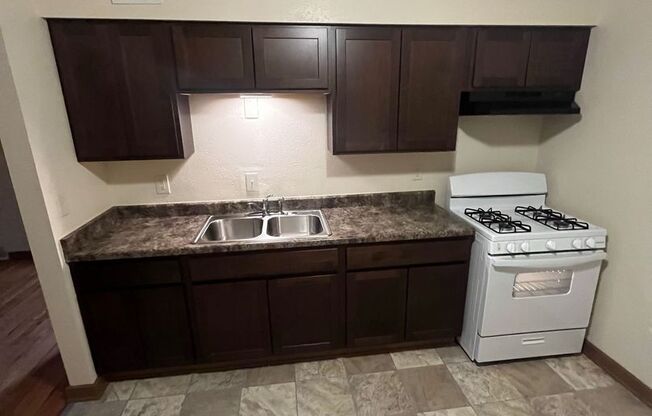 7825 W Hampton Ave (8 Unit)