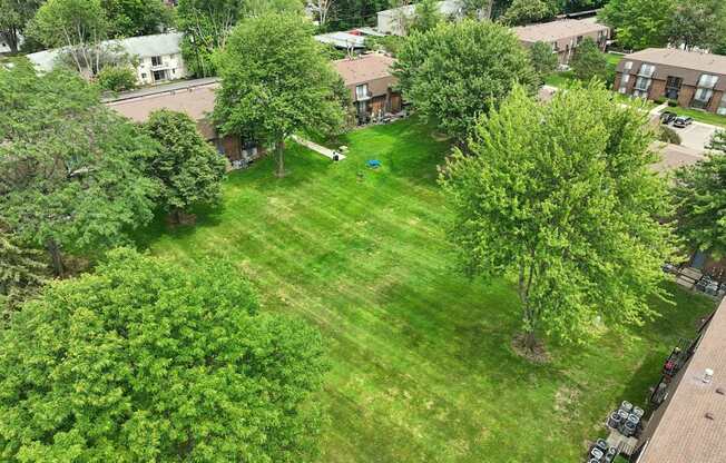 Expansive green space at Drawbridge Apartments in Harrison Township, MI.