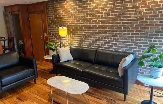 1 bed, 1 bath, 500 sqft, $2,300, Unit 30