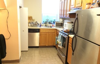1 bed, 1 bath, 624 sqft, $2,300, Unit 03-B2