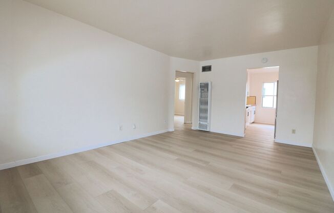 4026-4032 Kansas Street