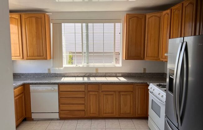 2 beds, 1 bath, $4,100