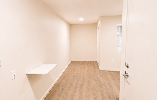 Studio, 1 bath, 180 sqft, $1,025, Unit 212