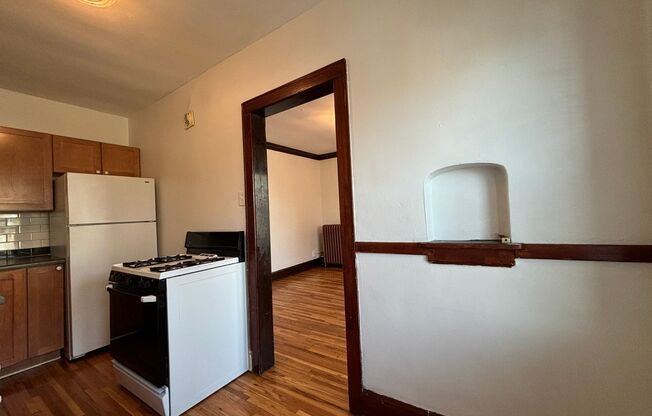 1 bed, 1 bath, 570 sqft, $979, Unit 203