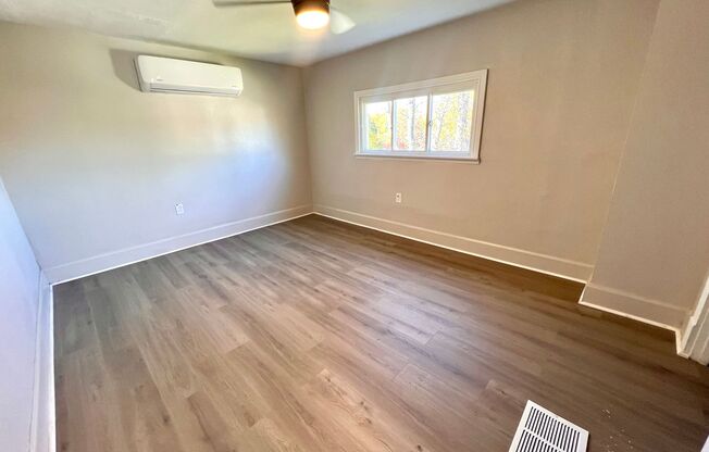 2 beds, 1 bath, 1,100 sqft, $895, Unit 2