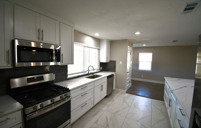 NEWLY REMODELED 4 Bd, 3.5 Bath Home For Lease!