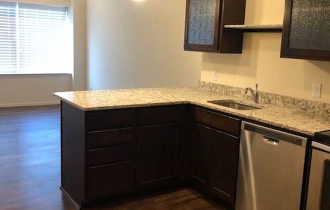 1 bed, 1 bath, 620 sqft, $1,145, Unit 421