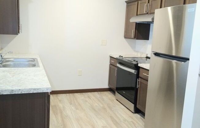 2 beds, 1 bath, 970 sqft, $1,225