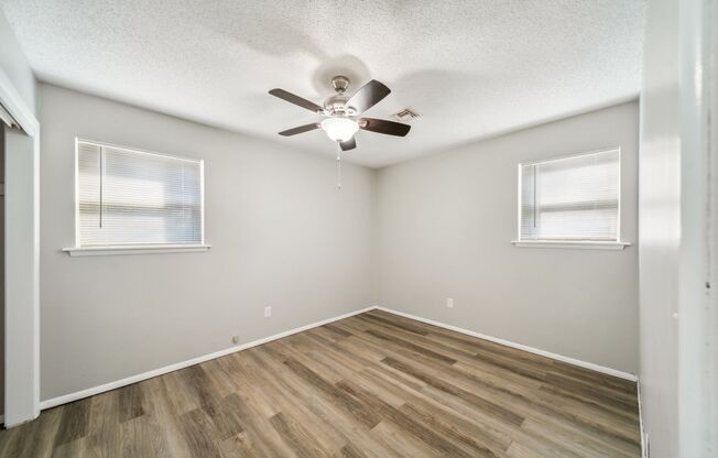 3 beds, 1 bath, $1,295