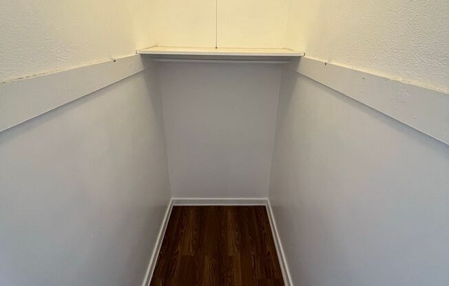 Studio, 1 bath, $1,550, Unit Unit 405