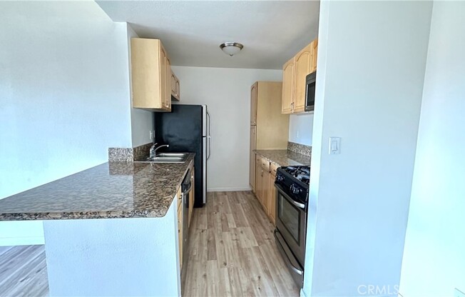 3 beds, 2 baths, 1,078 sqft, $2,800, Unit 219