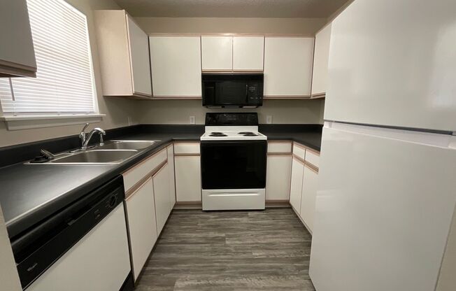 1 bed, 1 bath, 765 sqft, $1,075, Unit 2706-7