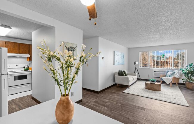 2 beds, 1 bath, 830 sqft, $1,398, Unit E-204