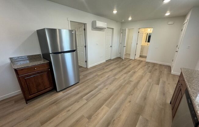 2 beds, 1 bath, $1,400