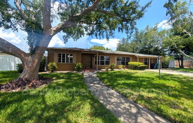 808 N MACDILL AVE