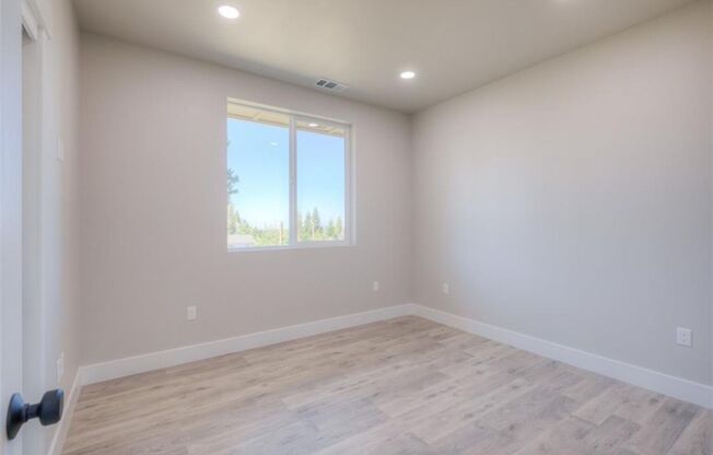 2 beds, 1 bath, $1,945