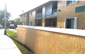 7965 W 30 CT