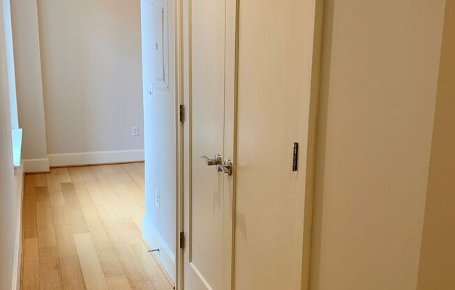 1 bed, 1 bath, $2,500, Unit 322