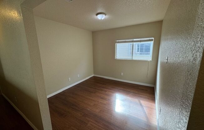 3 beds, 2 baths, $1,550