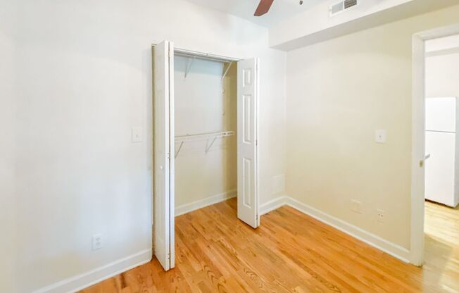 2 beds, 1 bath, 810 sqft, $2,450, Unit 1208WR-G