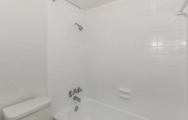 2 beds, 2 baths, 640 sqft, $1,025