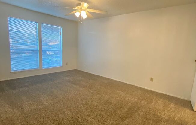 2 beds, 2 baths, 902 sqft, $1,070, Unit 207