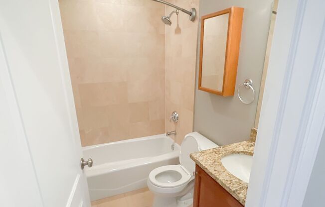 1 bed, 1 bath, 640 sqft, $2,350, Unit 1636-1