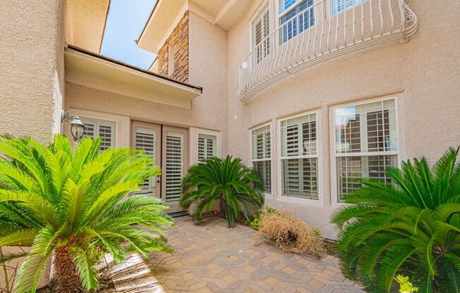 5 beds, 4.5 baths, $6,795