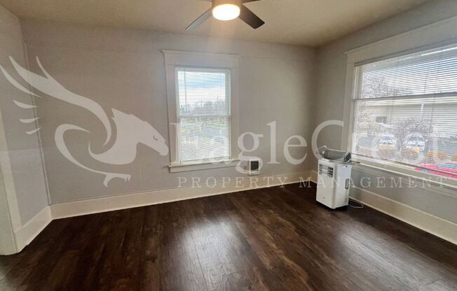 1 bed, 1 bath, 900 sqft, $1,100, Unit 202