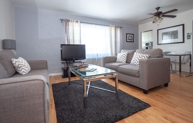 2 beds, 1 bath, 750 sqft, $1,795, Unit C306