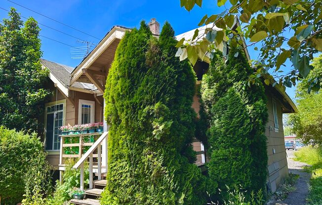 Spacious 3BR 2BA | 3-Level Home in Renton