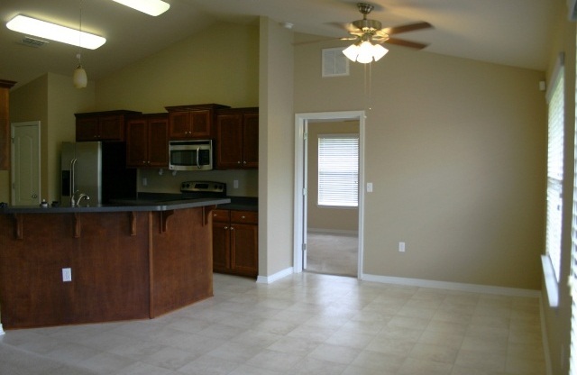 4 beds, 2 baths, $2,000