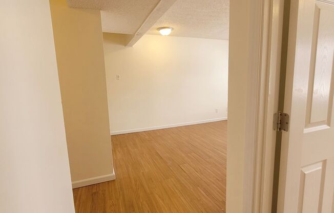 1 bed, 1 bath, 465 sqft, $625, Unit Unit 14