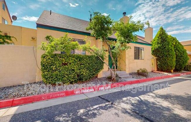 1515 LA CHARLES DR NE
