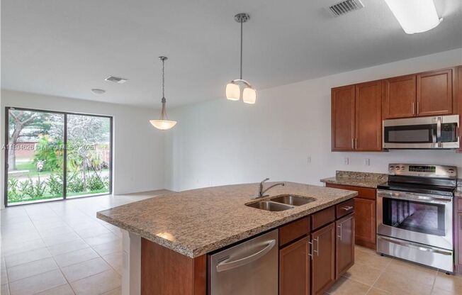 6301 S STATION SQ DAVIE, FL 33314