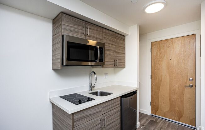 Studio, 1 bath, 222 sqft, $1,348, Unit U20 4536 Unit 208