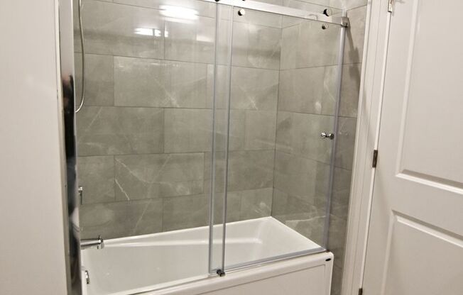 1 bed, 1 bath, 725 sqft, $2,750, Unit 927-202