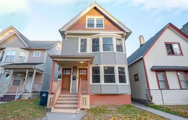 2110-2112 N Palmer St