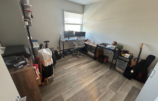 2 beds, 1 bath, $1,395, Unit 114