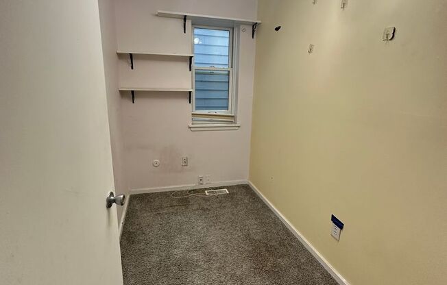 2B1B three story town house with finished basement