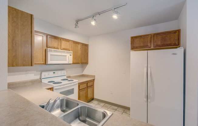 gorgeous maple wood kitchen cabinets