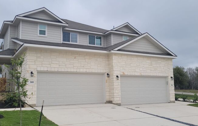 Luxury 3/2.5 Townhome in Cibolo