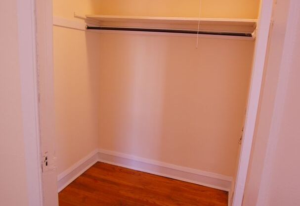Studio, 1 bath, 383 sqft, $1,295, Unit 3302-3E
