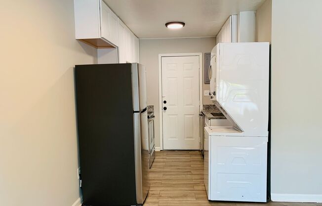 2 beds, 1 bath, 790 sqft, $850, Unit Unit 02