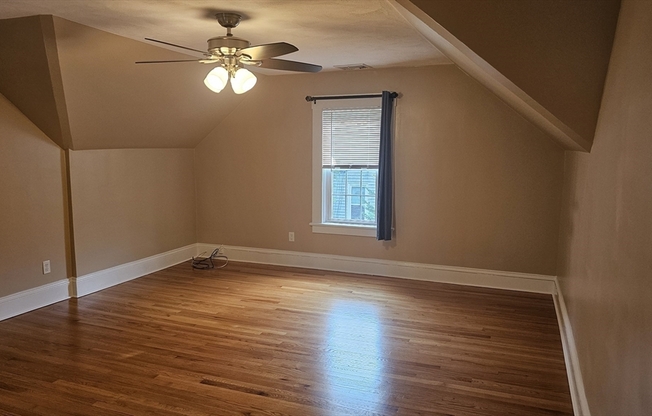 2 beds, 1 bath, 800 sqft, $1,650, Unit 2