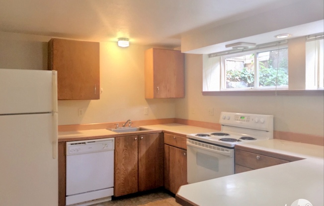 2 beds, 1 bath, $1,795