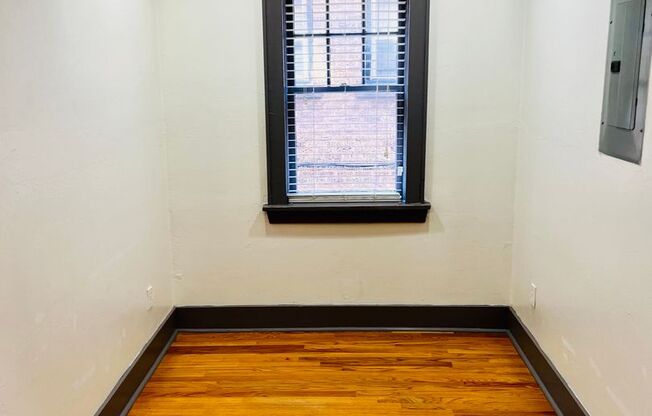 Studio, 1 bath, 600 sqft, $795, Unit Unit 4