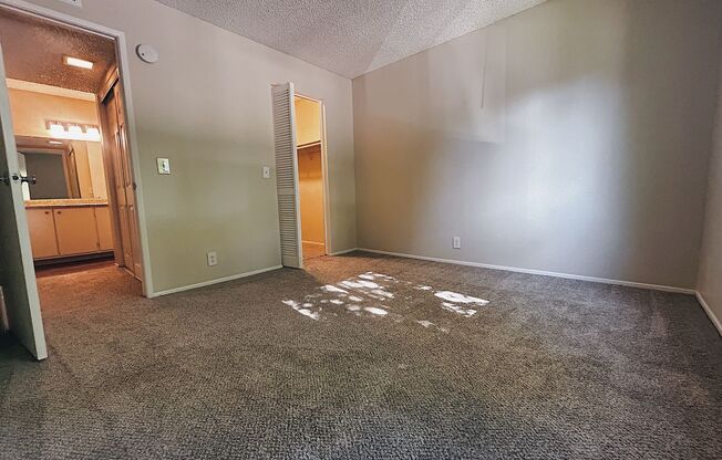 2 beds, 1 bath, 861 sqft, $1,695, Unit 90